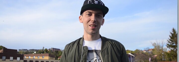 Jeden den se Smackem přináší pohled k němu domů i běžné problémy dvojnásobného držitele ceny Anděl