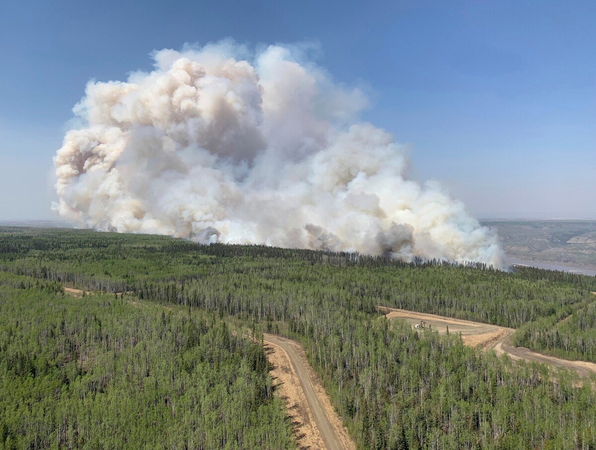 Lesný požiar v okrese Grande Prairie v kanadskej Alberte v sobotu 6. mája 2023.