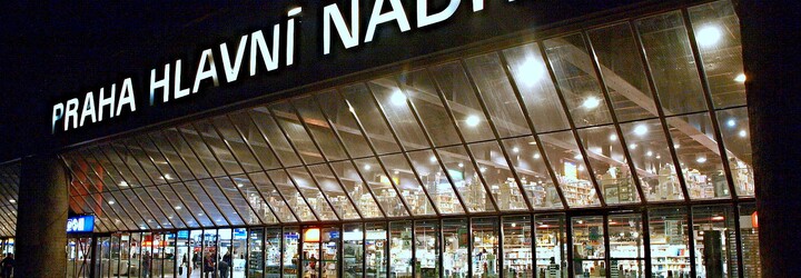 Na pražském hlavním nádraží skončí dobrovolnická pomoc. V místě bude pro uprchlíky už jen informační stánek