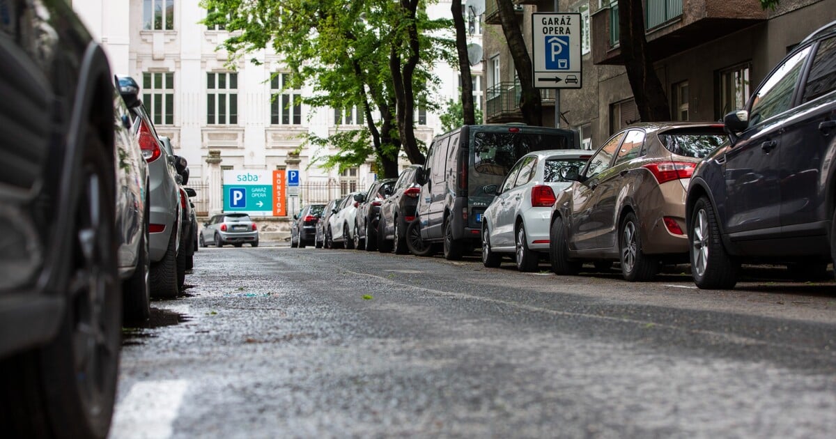 Parkování v Praze o Vánocích výrazně zlevní. Podívej se, kolik bude stát