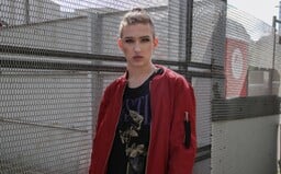 Adam alias Slaytiiina: Naša spoločnosť je netolerantná, ľudia mi prajú smrť. Heterosexuálni muži ma ale v kluboch balia často