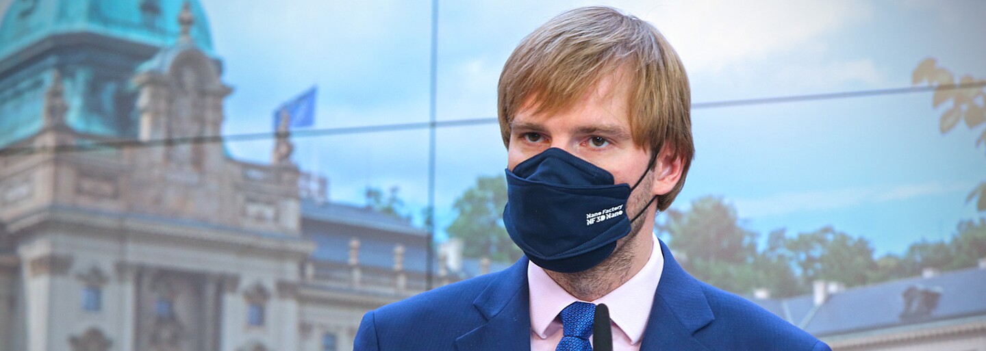 Adam Vojtěch vyzval k rušení vánočních večírků. Nová opatření vláda zatím nechystá