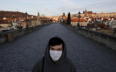 Česko zastavilo nekontrolované šíření viru. Život se má zase vracet k normálu, řekl ministr zdravotnictví Adam Vojtěch.