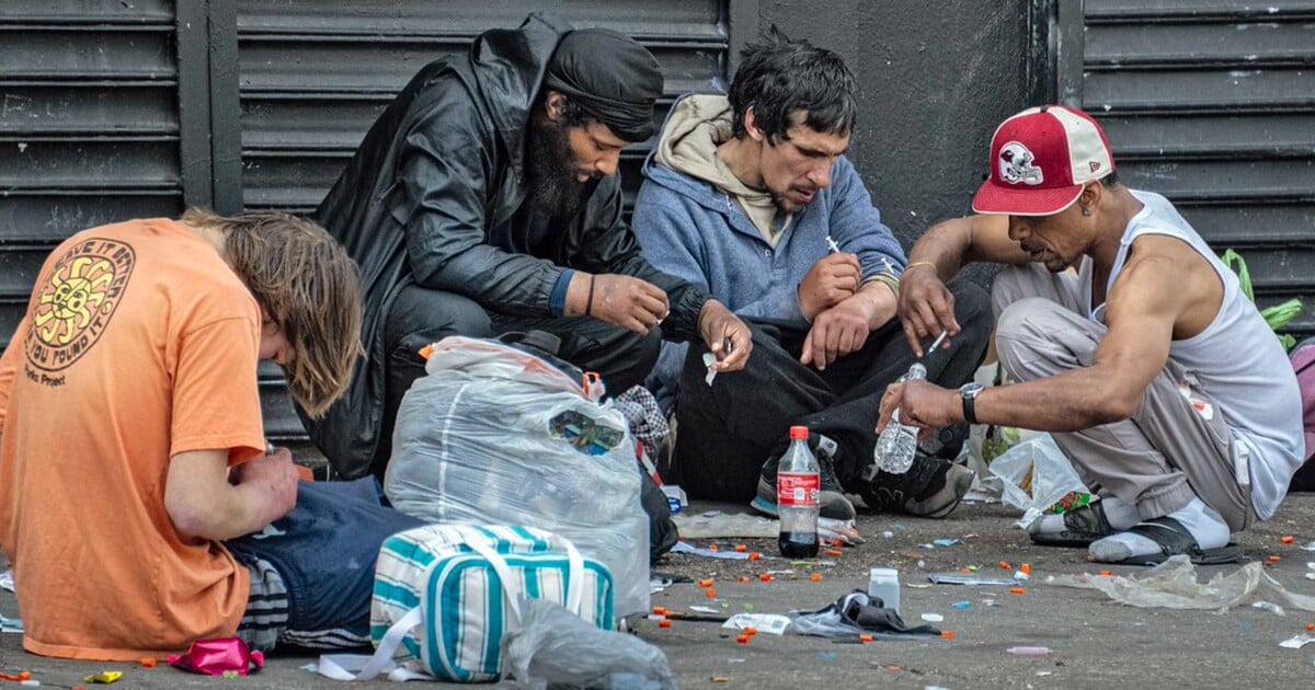 „Tady vidíš všechno. Předávkování, střelba, zabíjení.“ Úřady před drogovým peklem na Kensington Avenue zavírají oči