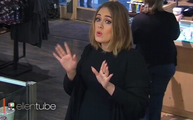 Adele se v podařeném žertíku pohrála s nic netušícím prodavačem. Nechtělo se jí platit a velký nápoj chtěla do malého kelímku Adele se v podařeném žertíku pohrála s nic netušícím prodavačem. Nechtělo se jí platit a velký nápoj chtěla do malého kelímku