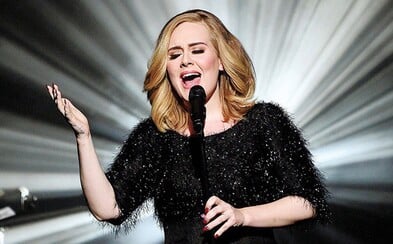 Adele se oficiálně stala nejprodávanějším umělcem roku 2015 Adele se oficiálně stala nejprodávanějším umělcem roku 2015