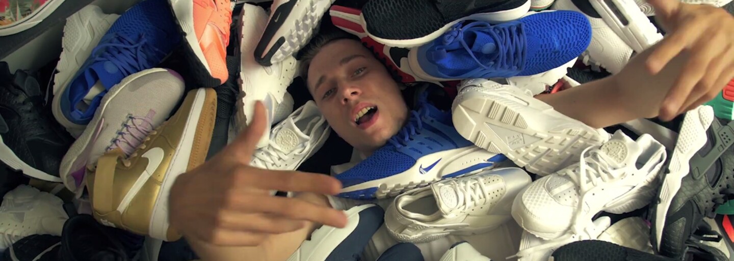 ADiss predstavuje nový videoklip a mixtape s 28 skladbami, ktorý si teraz môžeš zadarmo stiahnuť