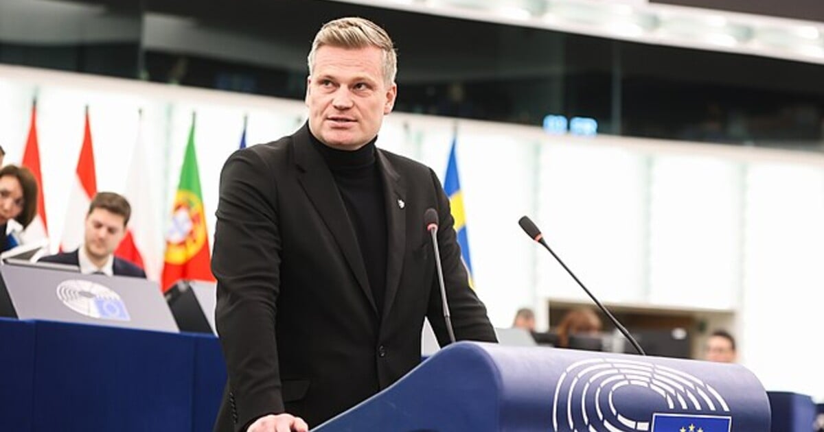 Filip Turek po jednání s Pavlem: „S něčím se prezident nesmíří.“ Dav na něj pokřikoval: „fašoune, sv*ně jedna“