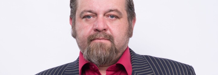 Radní z SPD vyzdobil chlebíčky písmenem Z a vyfotil je na Facebook. Případ řeší policie