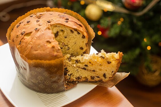 Na obrázku vidíš vianočný chlieb panettone. Z ktorej krajiny pochádza? 