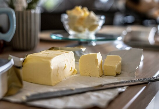 Maslo je tajomstvom francúzskej kuchyne a jednou z najobľúbenejších ingrediencií medzinárodnej gastronómie. Ako vzniklo?