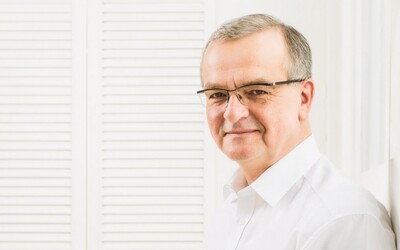 Miroslav Kalousek se vzdal poslaneckého mandátu. Dočkal se potlesku vestoje.