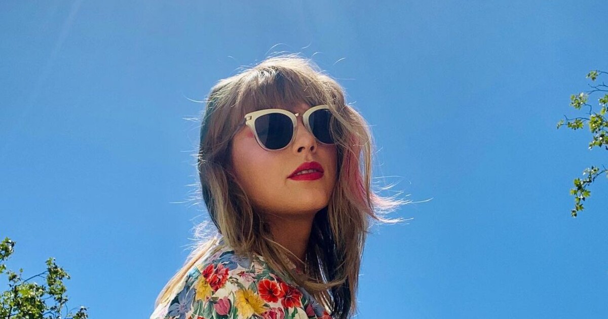 „Máš na víc,“ vzkazují Taylor Swift fanynky a fanoušci. Nelíbí se jim, že zpěvačka tráví čas ve společnosti sexuálního násilníka