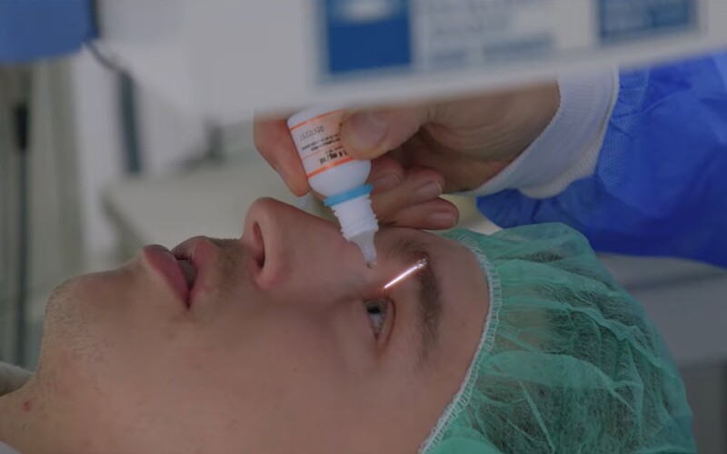 VIDEO: Takto vypadá operace očí. Jak moc zákrok bolí a kolik stojí?