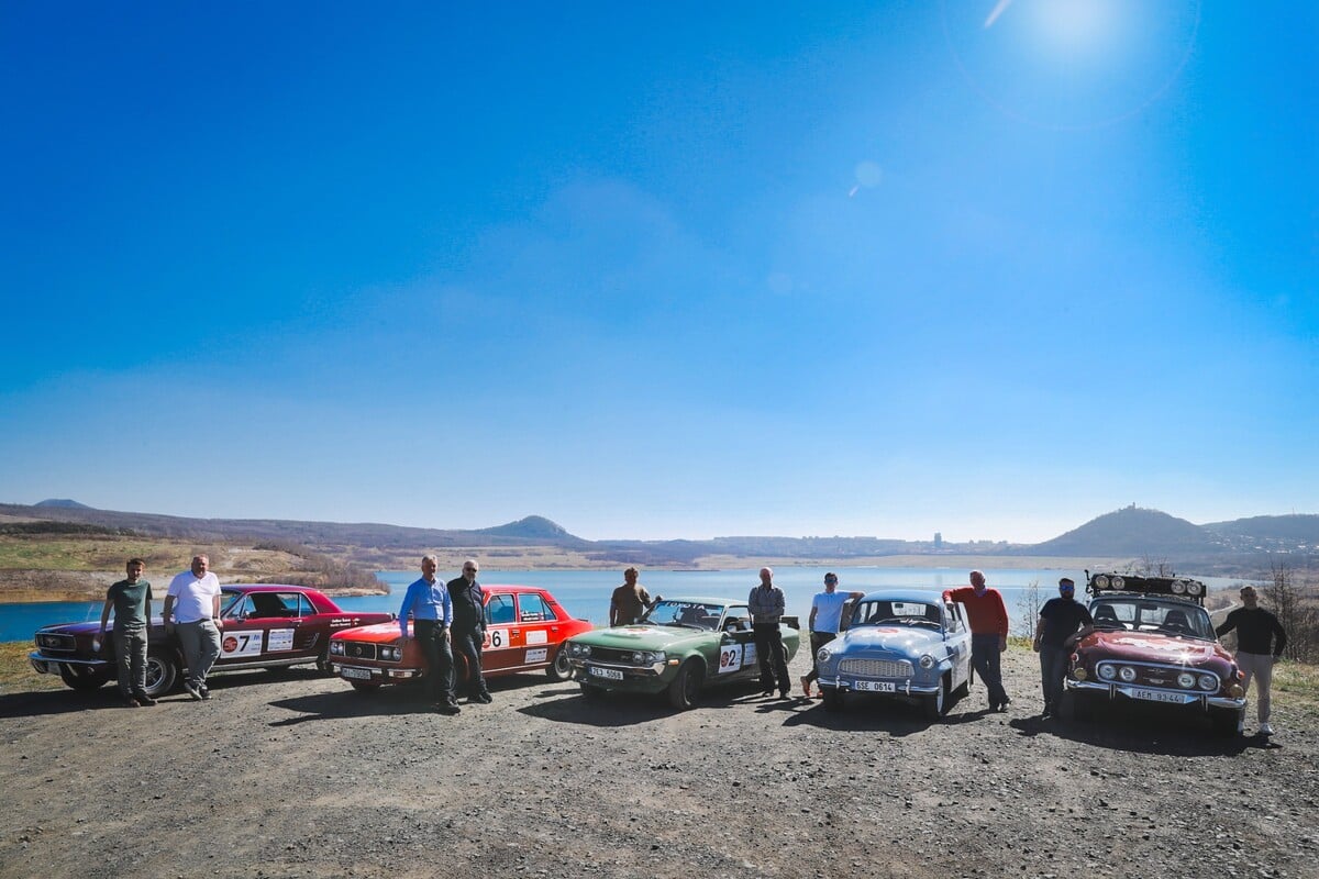 veteráni, automobily, expedice