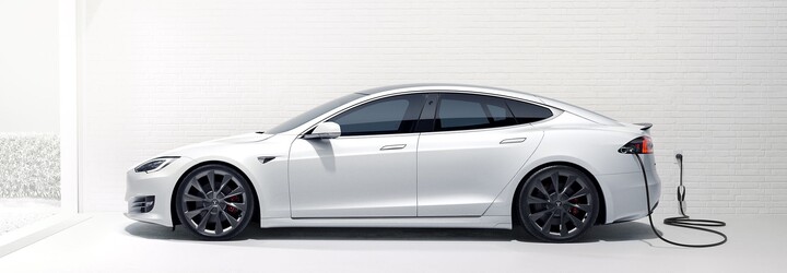 Tesla pracuje na facelifte Modelu S, ktorý má zaručiť dojazd vyše 640 kilometrov