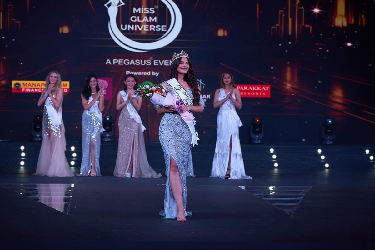 Sophia pavlik miss glam universe