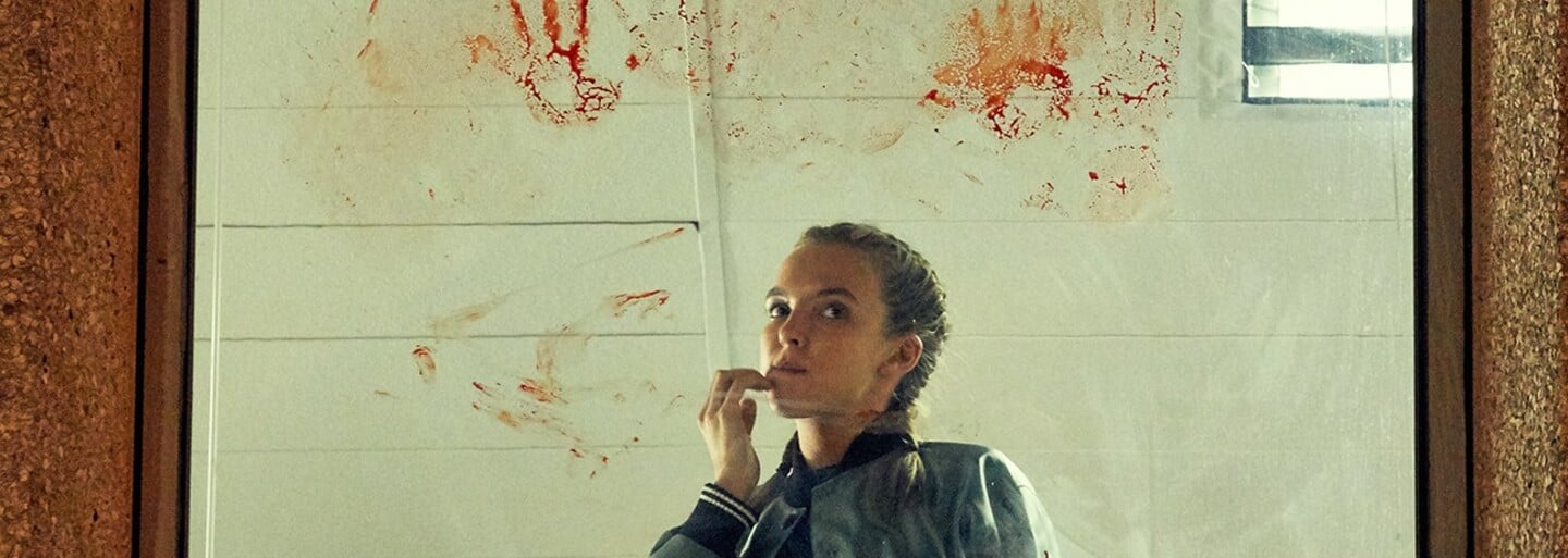 Agentka MI-5 sa hrá na mačku a myš s psychopatickou nájomnou vrahyňou v bláznivom britskom špionážnom seriáli plnom humoru a napätia