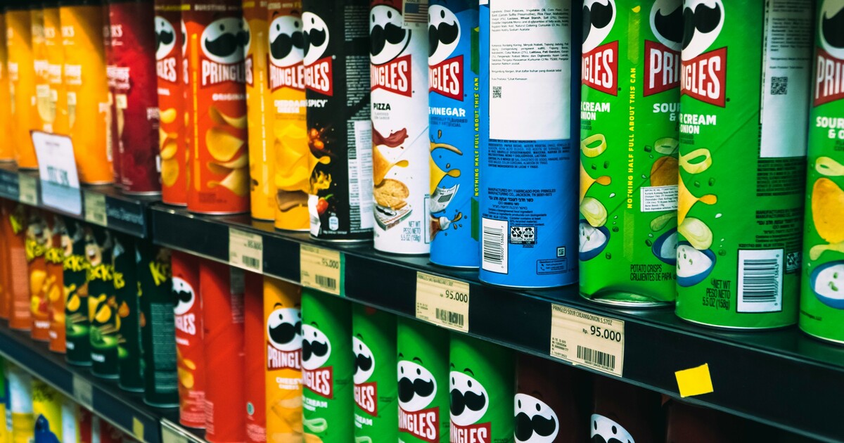 V Ústí padl světový rekord. Vznikl tam nejdelší had z Pringles