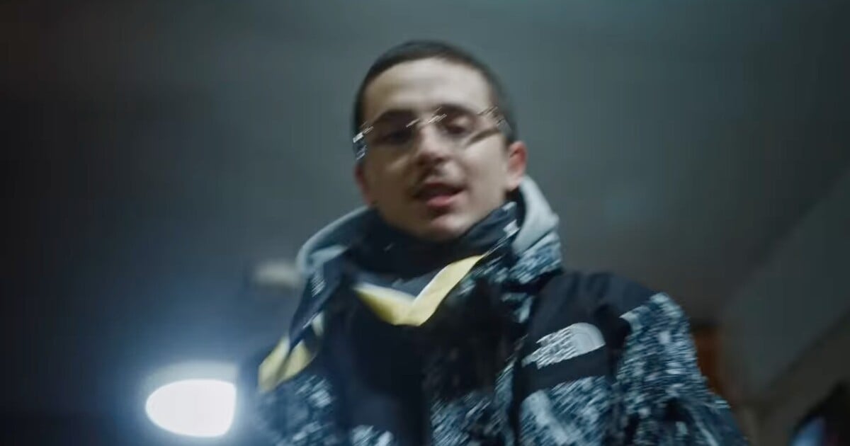 VIDEO: Konec spekulací? Timothée Chalamet rapuje v novém videu s EsDeeKidem