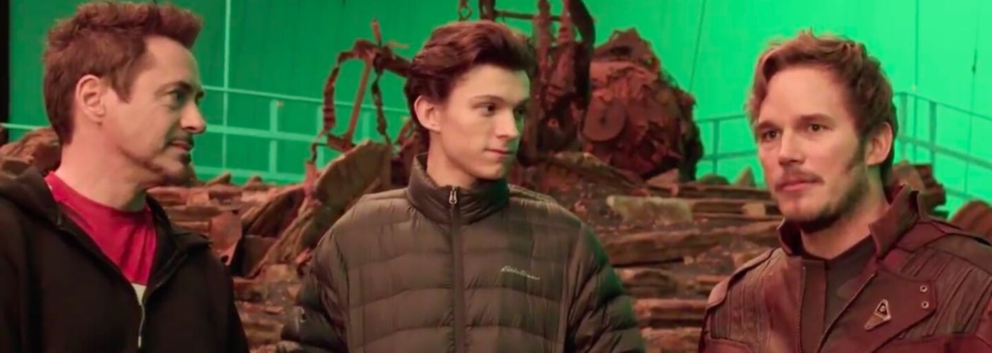 Aj Avengeri sa vedia na pľaci zabávať. Pozrite sa na 5 minút z natáčania Infinity War plných smiechu a nepodarených záberov