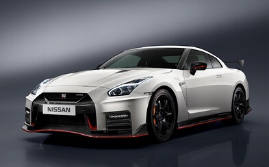Aj beštiálne GT-R od Nisma prešlo dôkladným faceliftom. 600 koní ostáva, zlepšila sa však aerodynamika Aj beštiálne GT-R od Nisma prešlo dôkladným faceliftom. 600 koní ostáva, zlepšila sa však aerodynamika