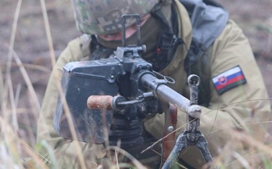Ak by sme vystúpili z NATO, ako to chcú kotlebovci, po napadnutí by sme sa bránili sami s technikou starou aj viac ako 50 rokov Ak by sme vystúpili z NATO, ako to chcú kotlebovci, po napadnutí by sme sa bránili sami s technikou starou aj viac ako 50 rokov