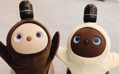 Ak nemáš kamarátov, zachráni ťa robot lásky. Japonský výrobok predstiera ľudské emócie Ak nemáš kamarátov, zachráni ťa robot lásky. Japonský výrobok predstiera ľudské emócie