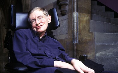 Pokud neosídlíme jiné planety, naše civilizace nepřežije. Fyzik Stephen Hawking si opět pustil ústa na špacír Pokud neosídlíme jiné planety, naše civilizace nepřežije. Fyzik Stephen Hawking si opět pustil ústa na špacír