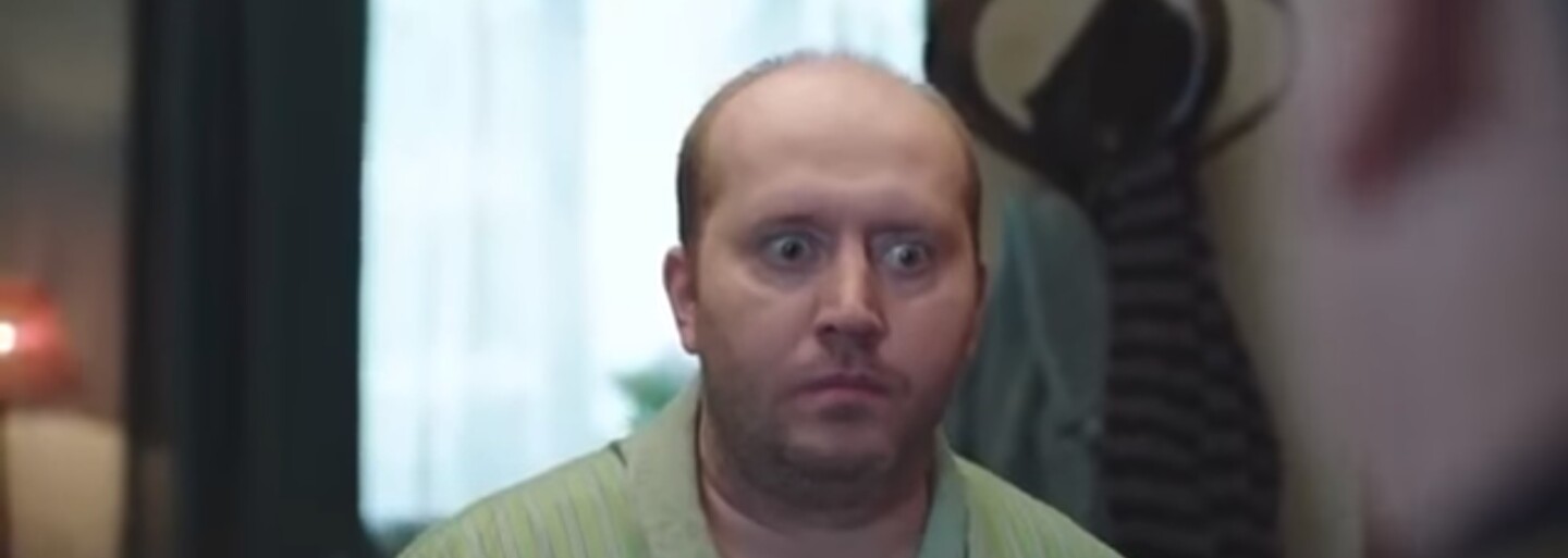 Ak Rusi nepôjdu voliť, skončia v byte plnom gejov. Odporný volebný spot ich má donútiť hlasovať za svojho prezidenta