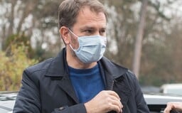 Ak sa nezaočkuješ, budeš možno povinne nosiť rúško, odkazuje Matovič