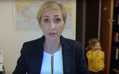 Jak by to dopadlo, kdyby legendární rozhovor pro BBC dělala žena? Fantastické video vyrušeného profesora má už několik skvělých parodií Jak by to dopadlo, kdyby legendární rozhovor pro BBC dělala žena? Fantastické video vyrušeného profesora má už několik skvělých parodií
