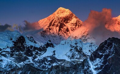 Jak daleko může člověk dohlédnout z Mount Everestu? Při dobrých podmínkách i na vzdálenost stovek kilometrů Jak daleko může člověk dohlédnout z Mount Everestu? Při dobrých podmínkách i na vzdálenost stovek kilometrů