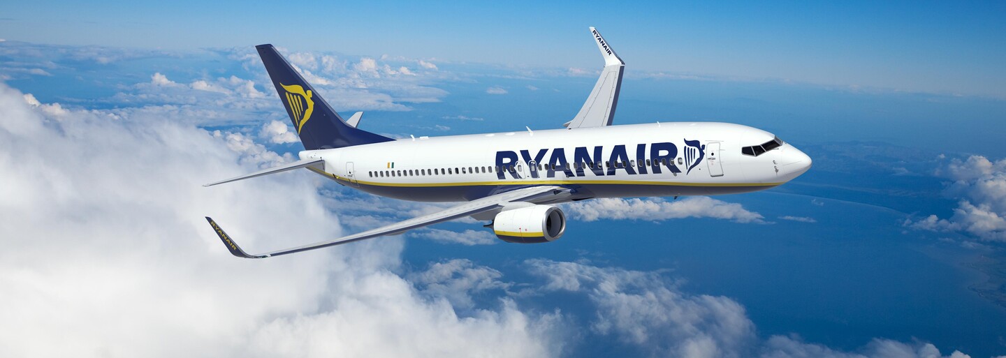 Ako môže Ryanair predávať letenky za 9 eur a zároveň tvoriť miliardové zisky? Tu je 5 dôvodov