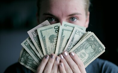 Ako nás peniaze oberajú o ľudskú tvár? Vďaka finančnej nezávislosti sa domnievame, že nikoho nepotrebujeme Ako nás peniaze oberajú o ľudskú tvár? Vďaka finančnej nezávislosti sa domnievame, že nikoho nepotrebujeme