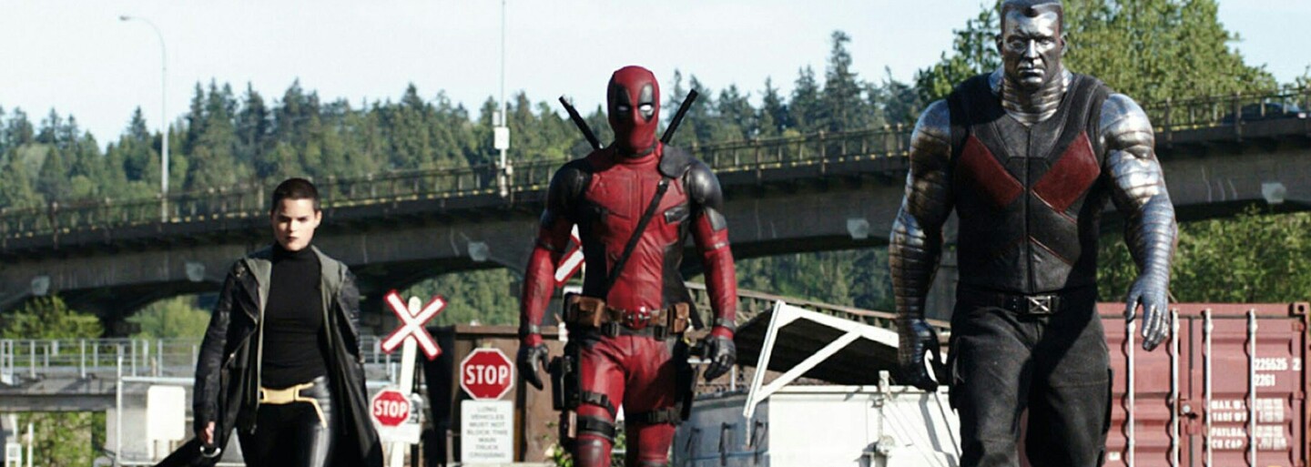 Jak se Deadpoolovi podařilo vydělat tolik peněz a uspět v kinech? V úžasně vtipném videu to vysvětluje sám Ryan Reynolds