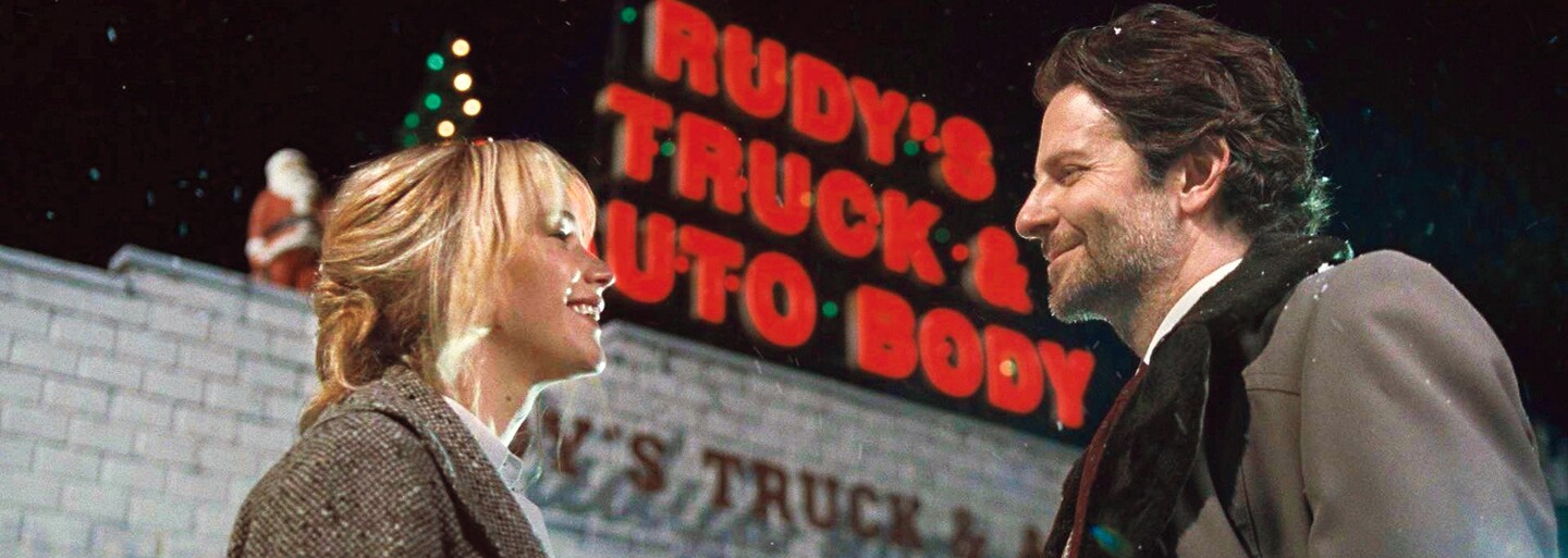 Ako sa Jennifer Lawrence vyrovnala so zradou v dráme Joy po boku De Nira a Coopera? (Recenzia)