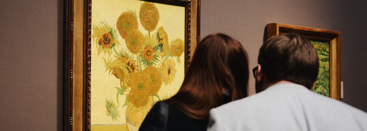 Aktivistky, které polily obraz Van Gogha, u soudu trvají na své nevinně