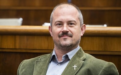 Aktualizované: Marian Kotleba je v karanténe po návrate z Čiernej hory, súd za podozrivé „1488“ šeky opäť zrušia Aktualizované: Marian Kotleba je v karanténe po návrate z Čiernej hory, súd za podozrivé „1488“ šeky opäť zrušia