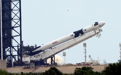 Aktualizované: Súkromná spoločnosť Elona Muska Space X zatiaľ neodpáli do vesmíru dvoch astronautov, kvôli počasiu štart odložili Aktualizované: Súkromná spoločnosť Elona Muska Space X zatiaľ neodpáli do vesmíru dvoch astronautov, kvôli počasiu štart odložili