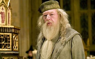 AKTUÁLNE: Zomrel legendárny herec z Harryho Pottera, ktorý stvárnil Dumbledora. Michael Gambon sa dožil 82 rokov