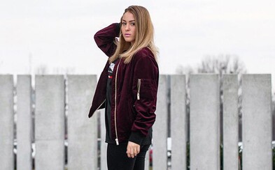 Aless sa v najnovšej skladbe vyjadruje na adresu súčasných žien a zároveň pridáva informácie k albumu, ktorý vyjde už o pár dní Aless sa v najnovšej skladbe vyjadruje na adresu súčasných žien a zároveň pridáva informácie k albumu, ktorý vyjde už o pár dní