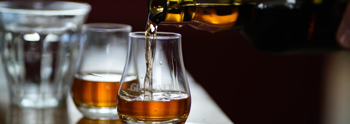 Alkohol je v USA příčinou pětiny úmrtí mezi 20. a 49. rokem, uvádí studie