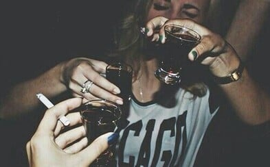 Alkohol tě naučí plynule mluvit cizím jazykem. Odborníci zjistili, že i menší množství lihoviny dokáže člověka nakopnout Alkohol tě naučí plynule mluvit cizím jazykem. Odborníci zjistili, že i menší množství lihoviny dokáže člověka nakopnout
