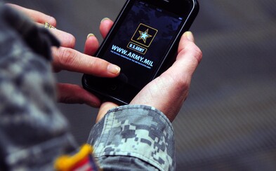 Americká armáda prechádza z Android smartfónov na iPhone. Potrebujú vraj niečo spoľahlivejšie Americká armáda prechádza z Android smartfónov na iPhone. Potrebujú vraj niečo spoľahlivejšie