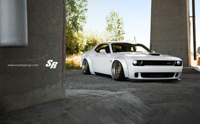 Americká beštia: 707-koňový Challenger Hellcat sa podrobil rozširujúcej kúre od Liberty Walk Americká beštia: 707-koňový Challenger Hellcat sa podrobil rozširujúcej kúre od Liberty Walk
