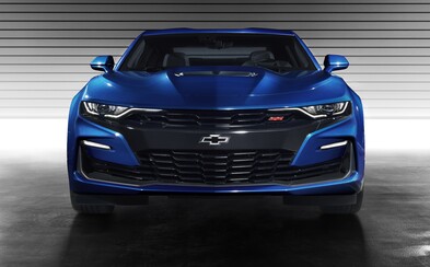 Americká ikona přitvrzuje designem i technikou. Nové Camaro dostalo 10stupňový automat Americká ikona přitvrzuje designem i technikou. Nové Camaro dostalo 10stupňový automat