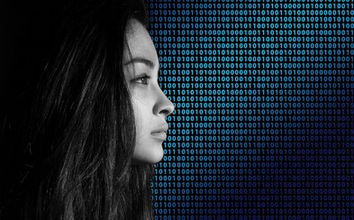 Americká letiště budou rozpoznávat obličeje pasažérů. Pokročilé biometrické technologie dostanou už toto léto Americká letiště budou rozpoznávat obličeje pasažérů. Pokročilé biometrické technologie dostanou už toto léto