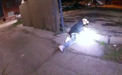 Americký policista zastřelil 13letého chlapce poté, co odhodil zbraň a vzdal se Americký policista zastřelil 13letého chlapce poté, co odhodil zbraň a vzdal se