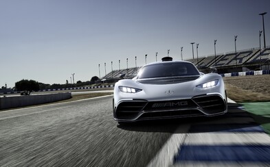 AMG odhalilo revolučný hyperšport Project One. Privítajte Formulu 1 na bežné cesty AMG odhalilo revolučný hyperšport Project One. Privítajte Formulu 1 na bežné cesty